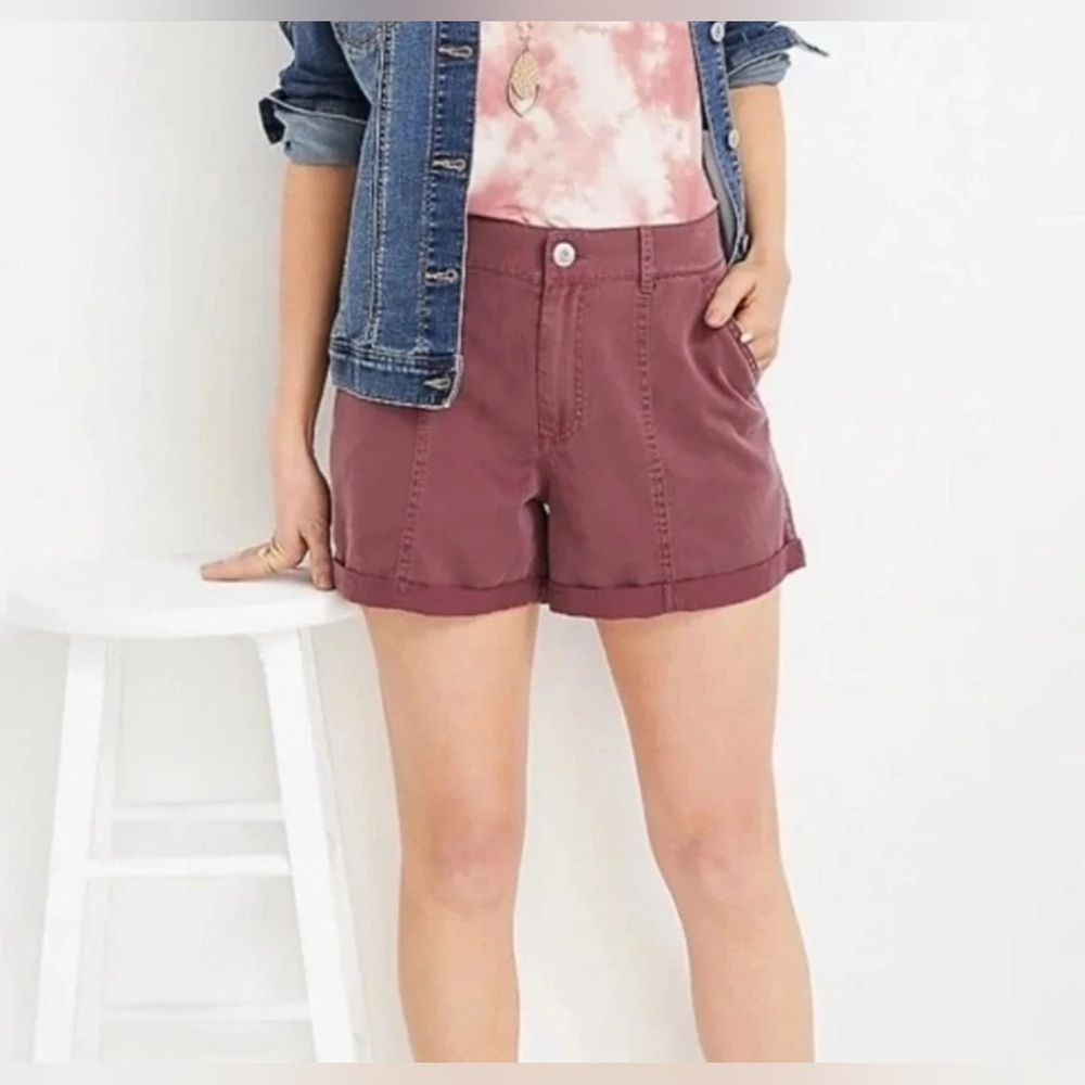 24/7 MAURICES purple maroon mid rise 4” rolled hem relaxed shorts size Large
